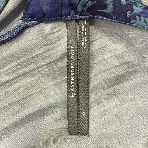 ANTHROPOLOGIE NWOT Long Sleeve Shine Cropped Blouse in Blue Motif - Picture 6 of 9